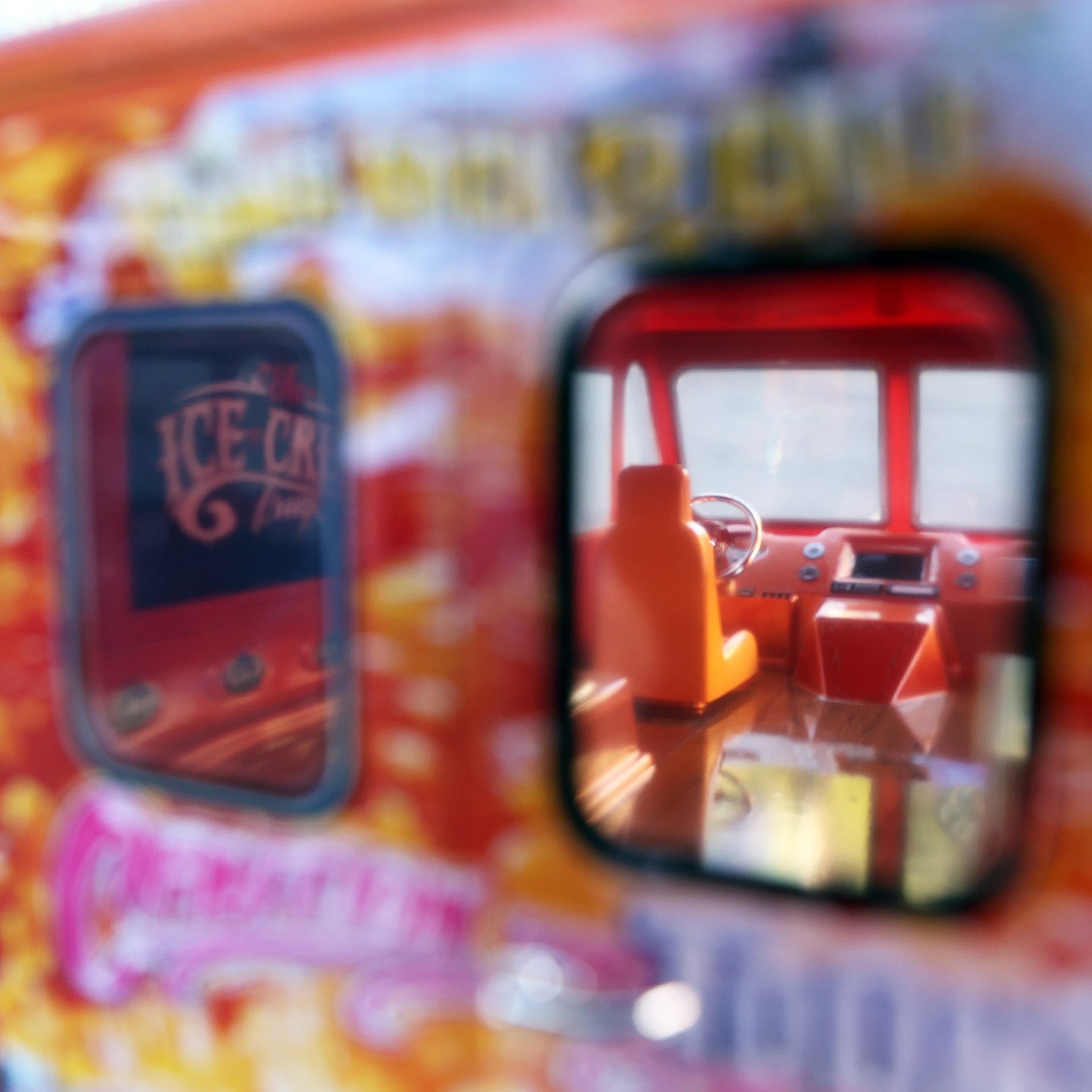 Mister CARTOON "THE ICE CREAM TRUCK RC"